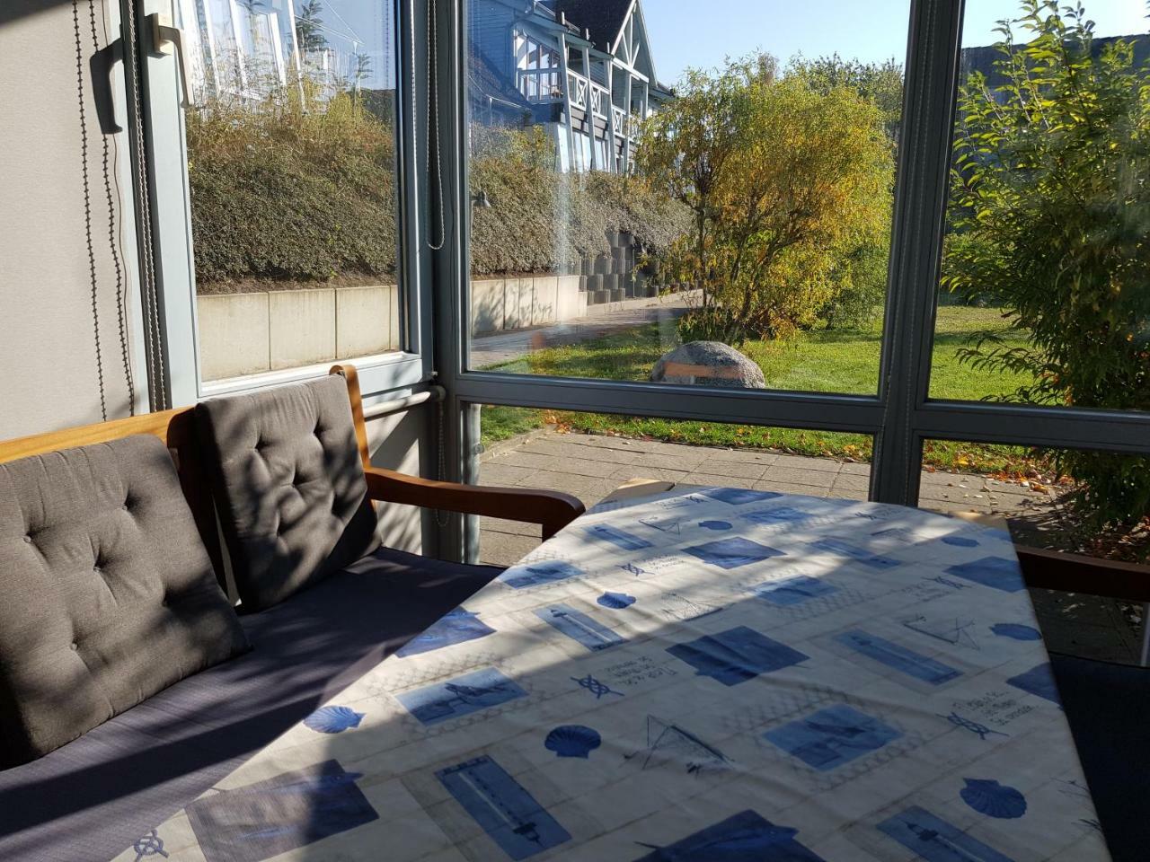 Ferienwohnung 4 Im Haus Am See Mit Wintergarten Und Terrasse Seedorf  Værelse billede