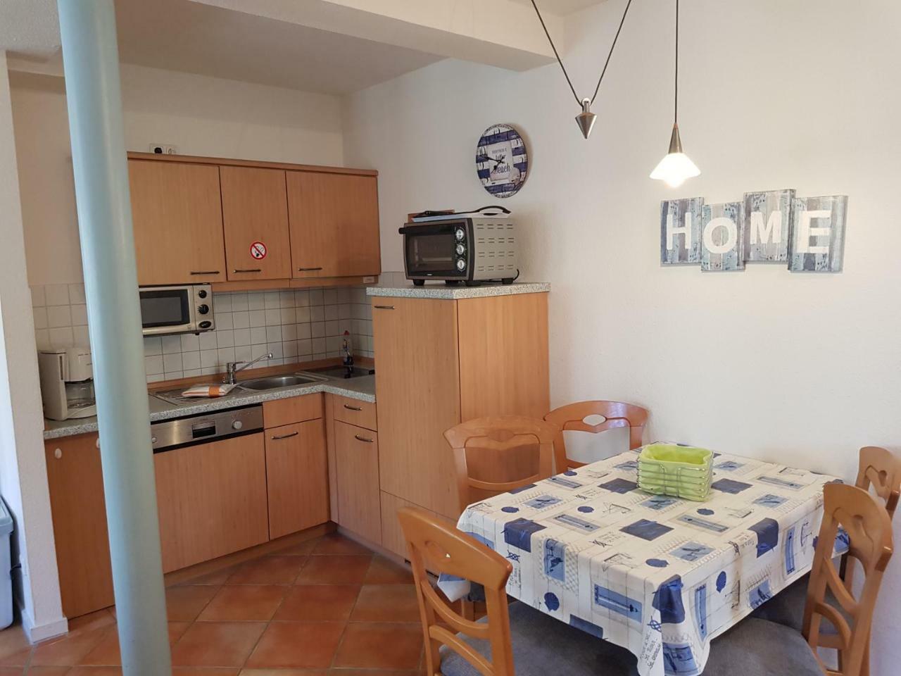 Ferienwohnung 4 Im Haus Am See Mit Wintergarten Und Terrasse Seedorf  Værelse billede