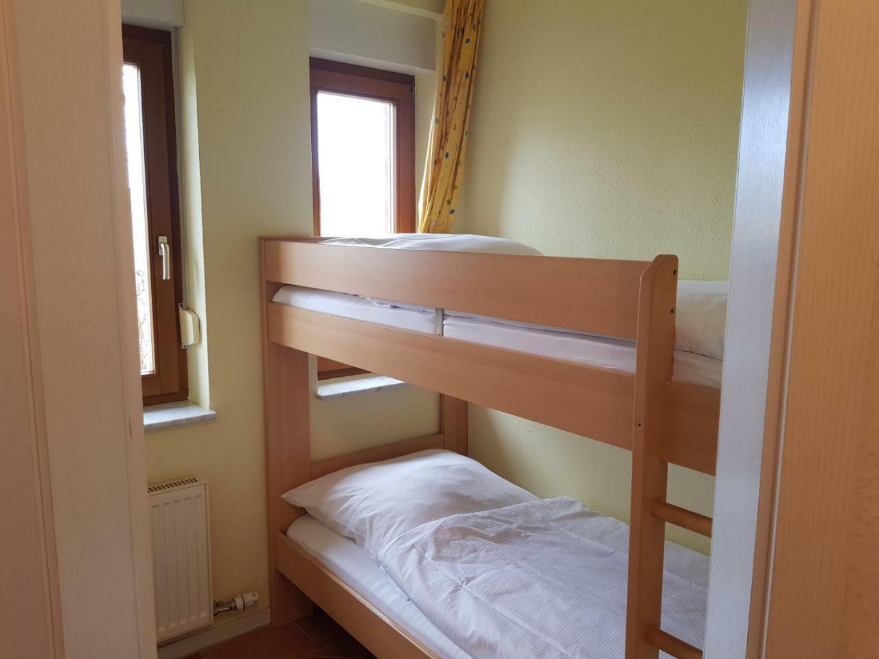 Ferienwohnung 4 Im Haus Am See Mit Wintergarten Und Terrasse Seedorf  Værelse billede