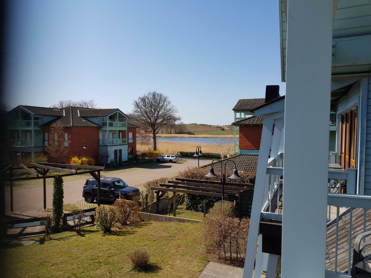Ferienwohnung 4 Im Haus Am See Mit Wintergarten Und Terrasse Seedorf  Værelse billede